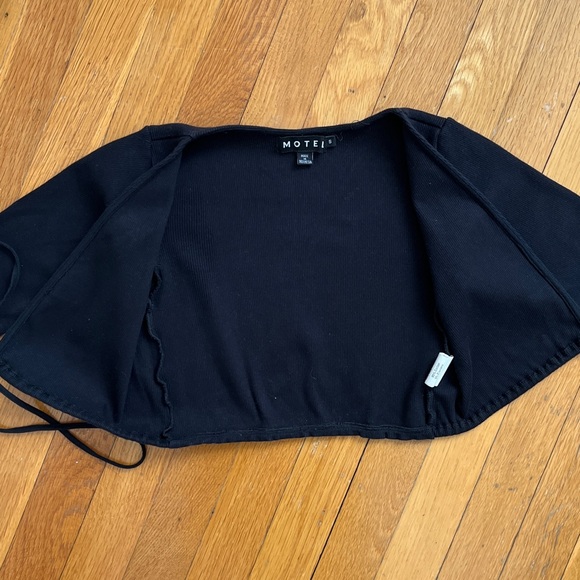 Motel Quarter Sleeve Tight Fit Tie Front Open V Crop Top Blouse Tee Size S - Picture 6 of 12